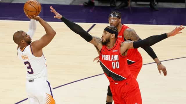 Suns derrotam Blazers e adiam classificação do rival para os playoffs da NBA
