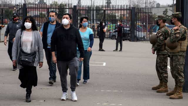 Após onda de protestos, desânimo marca eleição constituinte no Chile