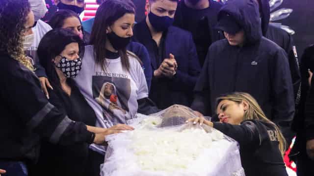 Mc Kevin é velado em São Paulo; veja as imagens