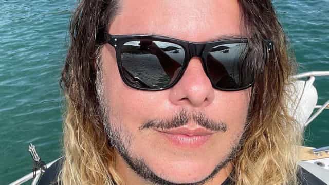 Marcus Majella recebe vacina da Covid-19 e faz homenagem a Paulo Gustavo