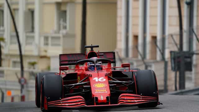 Em casa, Leclerc bate e destrói o carro da Ferrari, mas faz pole no GP de Mônaco