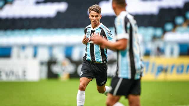 Jovens brilham, e Grêmio garante tetra gaúcho com empate no Gre-Nal