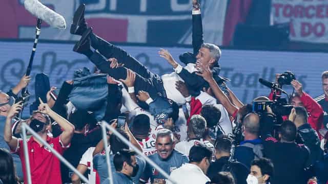 ‘Espero que seja o primeiro de muitos títulos’, diz técnico Crespo