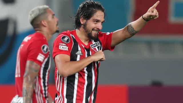 São Paulo domina seleção do Paulista com Crespo e seis atletas; Benítez é o craque
