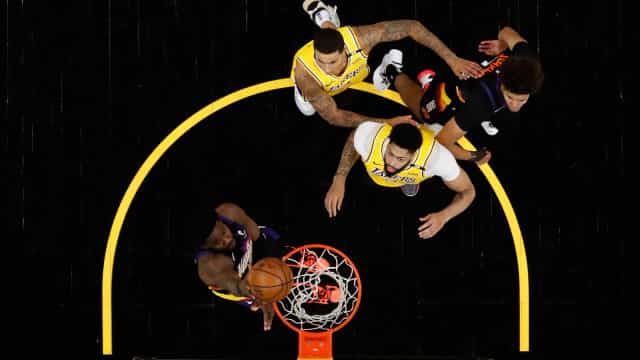 Anthony Davis brilha, Lakers se recuperam e empatam série contra o Phoenix Suns