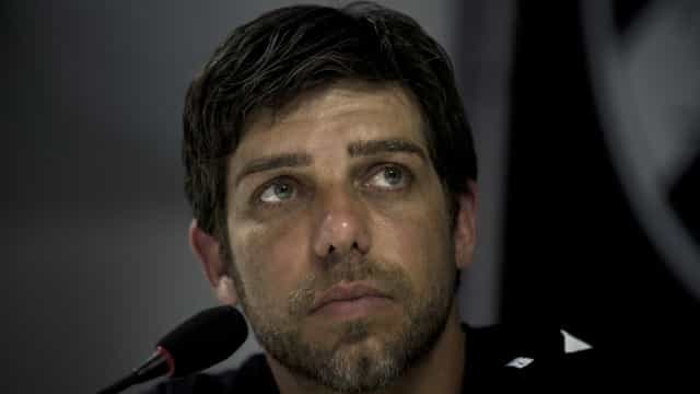 Ex-técnico do Lyon detona Juninho Pernambucano: ‘Fazia coisas nas minhas costas’