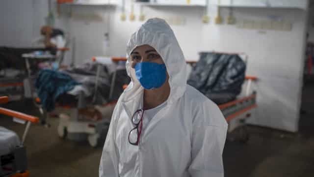 Brasil registra 874 mortes e 43.520 novos casos de covid-19 em 24h