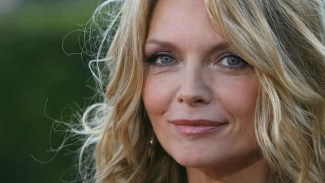 Michelle Pfeiffer não perde a pose de ricaça em ‘Saída à Francesa’