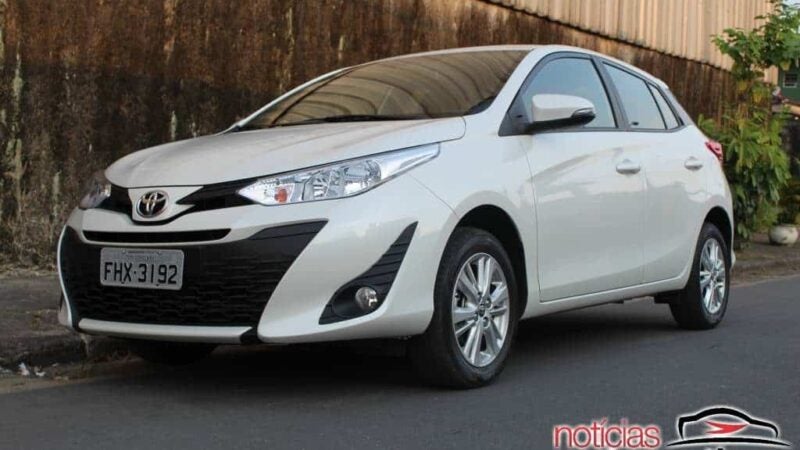 Toyota Yaris e Yaris Sedan ficam mais caros em maio