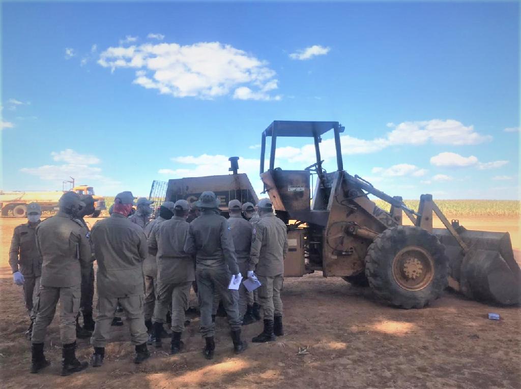 Bombeiros e servidores da Sema são habilitados para utilização de pás carregadeiras