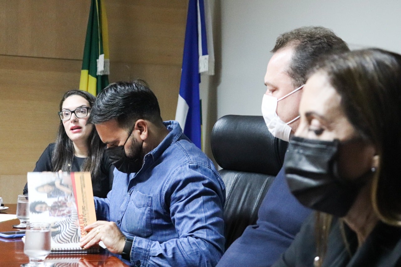 Claudinei articula parceria da AL para fortalecer mulheres vítimas de violência doméstica