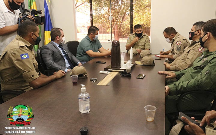 Prefeito Érico Stevan, recebeu a visita do Comando Geral e Regional de Bombeiro Militar para discussão da sede própria e projetos estratégicos para a região