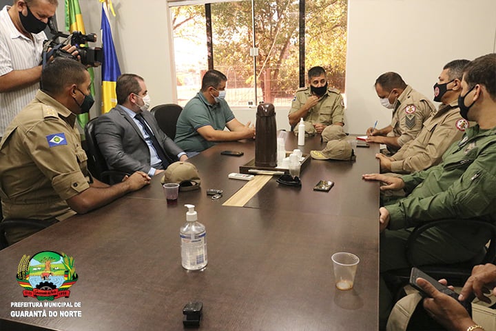 Prefeito Érico Stevan, recebeu a visita do Comando Geral e Regional de Bombeiro Militar para discussão da sede própria e projetos estratégicos para a região