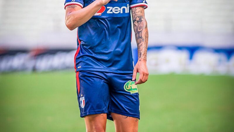 Decisivo em três dos últimos seis gols do Fortaleza, Lucas Crispim vibra com boa fase no tricolor