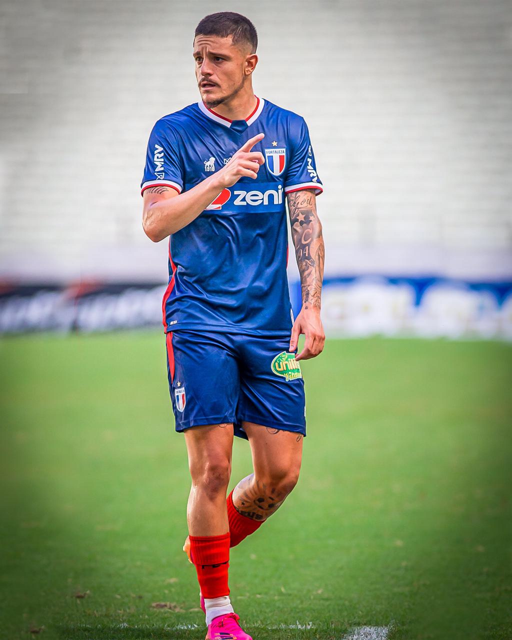 Decisivo em três dos últimos seis gols do Fortaleza, Lucas Crispim vibra com boa fase no tricolor