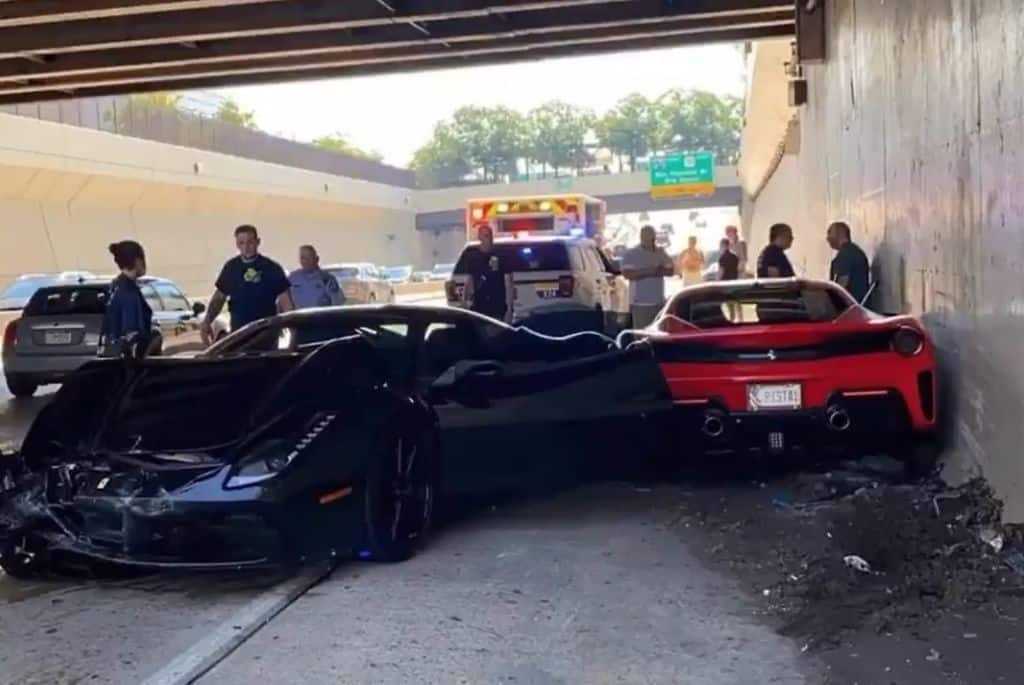 EUA: Três Ferraris se envolvem em acidente na Filadélfia