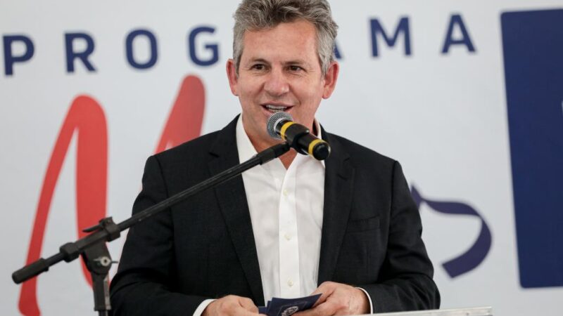 Governador Mauro Mendes assina promoção de policiais militares em Mato Grosso
