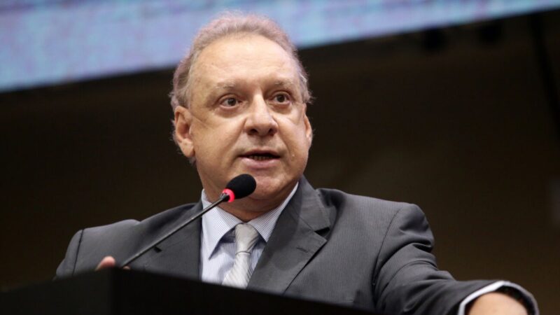 Em seu 6º mandato, Romoaldo Júnior reassume cadeira pela 6ª vez na legislatura