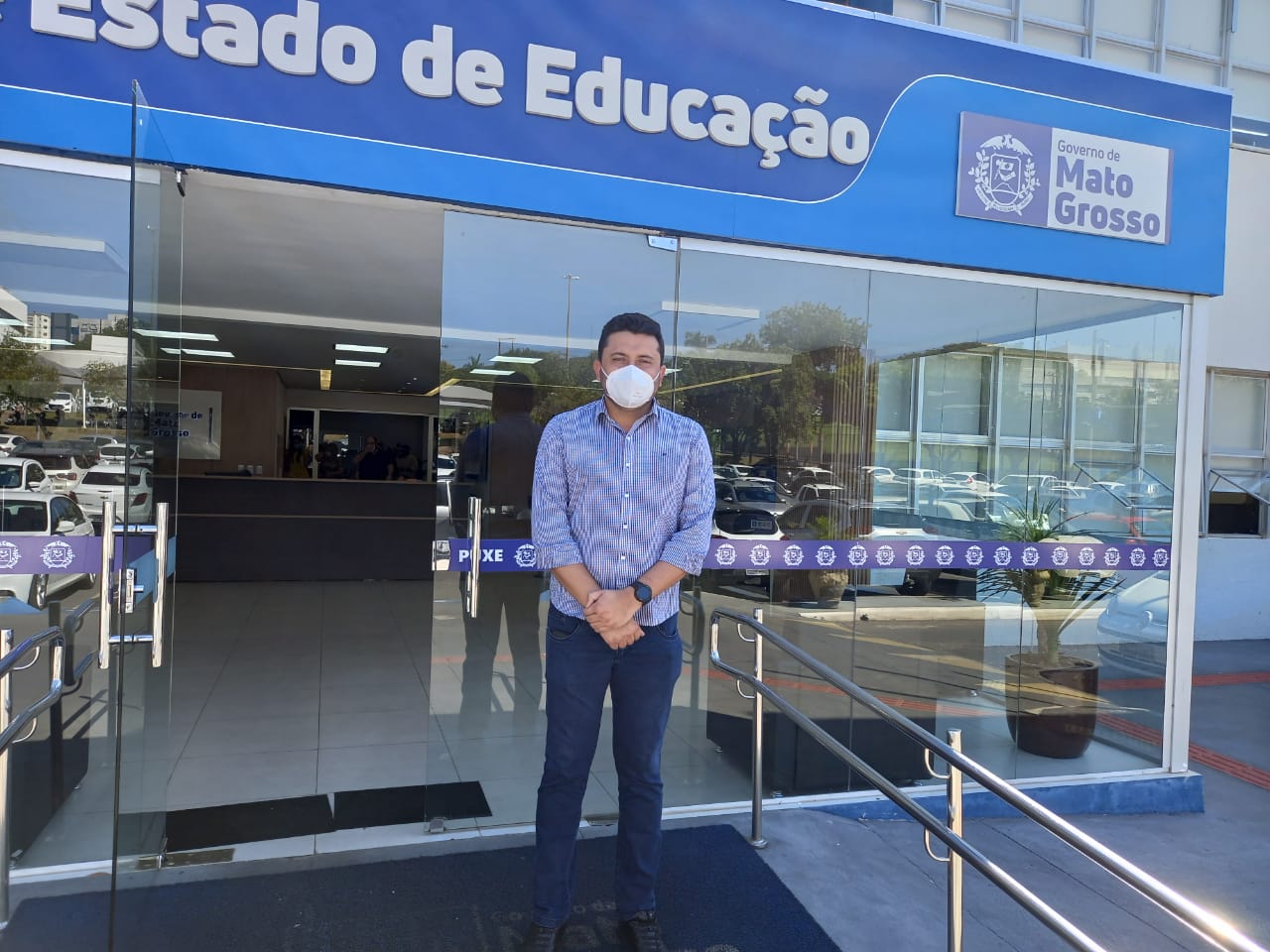 PREFEITO MANINHO DEBATE PROJETOS NA SECRETARIA ESTADUAL DE EDUCAÇÃO