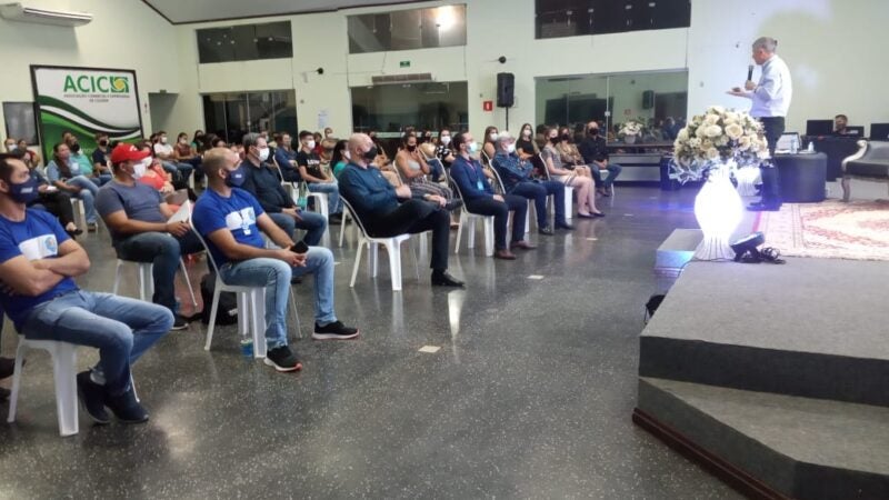 PALESTRA DE MOTIVAÇÃO EMPRESARIAL FOI REALIZADA COM SUCESSO EM COLÍDER