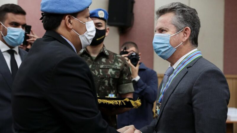 Governador de MT recebe honraria por ações voltadas à saúde, segurança alimentar e segurança pública