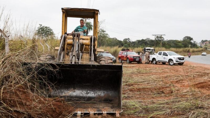 Estado inicia construção de aceiros no entorno da área urbana que receberá obra do Jardim Botânico