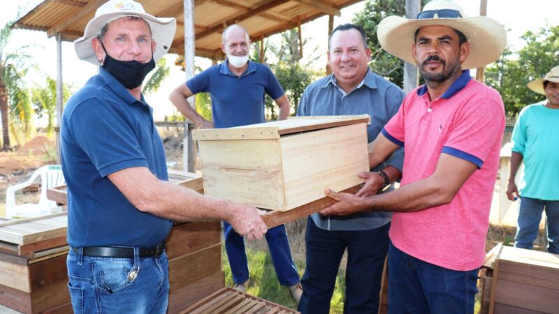 Secretaria de Agricultura incentiva à apicultura como alternativa para agricultura familiar em Vera