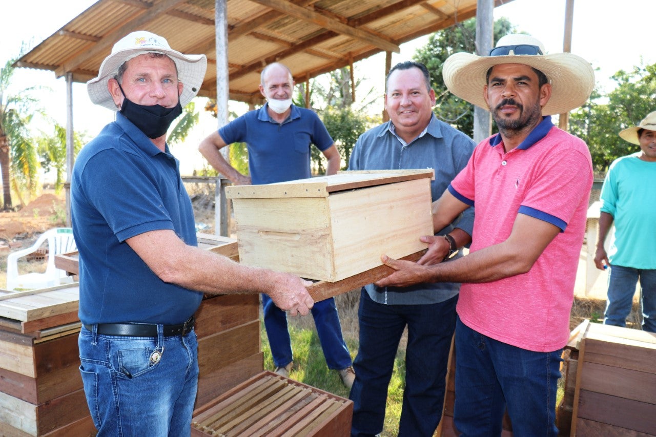 Secretaria de Agricultura incentiva à apicultura como alternativa para agricultura familiar em Vera