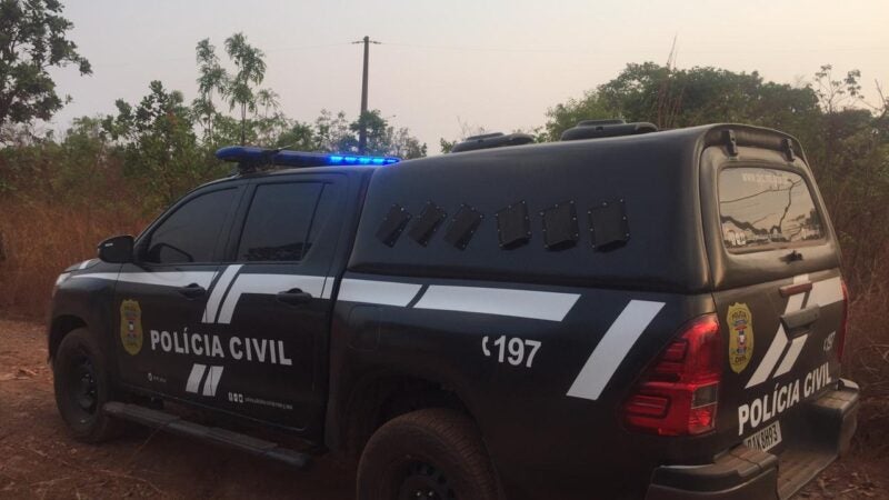 Polícia Civil prende um dos executores das mortes de policial militar e do filho dele, em Cuiabá