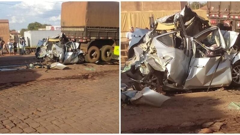 Mulher sai praticamente ilesa após ter carro esmagado entre duas carretas