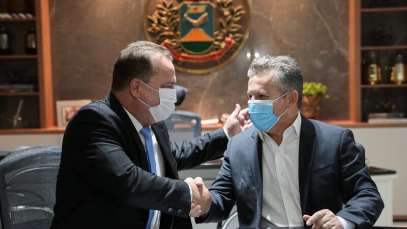 Governador transmite cargo ao presidente da Assembleia Legislativa, Max Russi