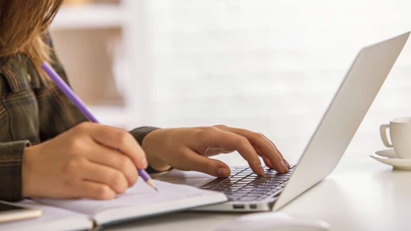 Enem 2021: dicas rápidas para se preparar estudando em casa