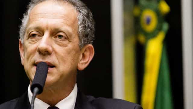 Coronel Nunes demite Walter Feldman da CBF