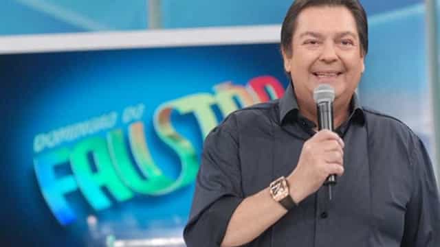Faustão recebe alta hospitalar e volta ao trabalho
