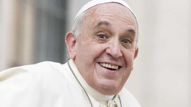 Disposição de papa Francisco para coibir abuso sexual divide opiniões