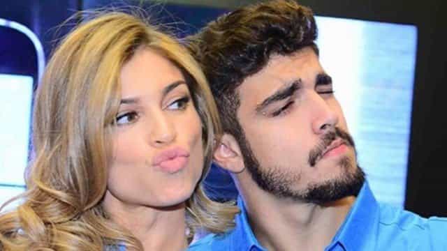 Caio Castro conquista primeiro pódio nas pistas e Grazi Massafera celebra