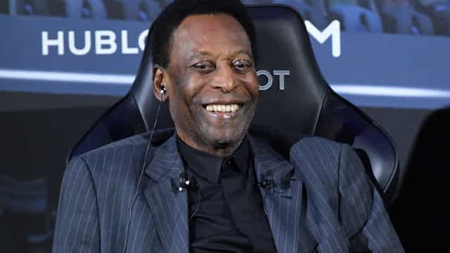 Pelé elogia Neymar após goleada: ‘Sempre fico feliz quando vejo ele jogar bola’