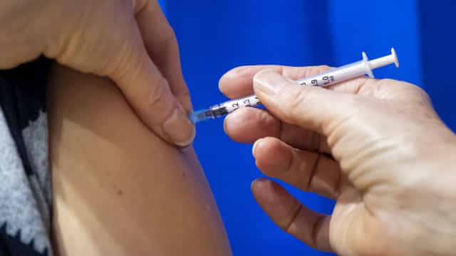 EUA anunciam mais 14 milhões de vacinas contra Covid para Brasil e outros países
