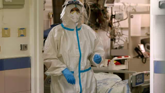 Israel ameaça reimpor restrições e acelera vacinação para barrar variante delta