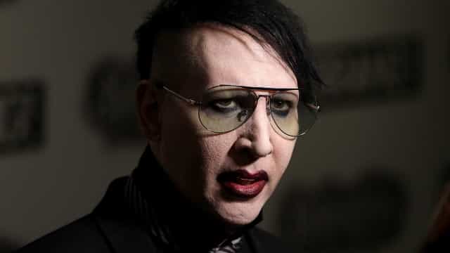 Marilyn Manson vai se entregar à polícia sob suspeita de agredir cinegrafista