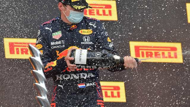 Verstappen vence duelo com Hamilton na França e dispara no Mundial