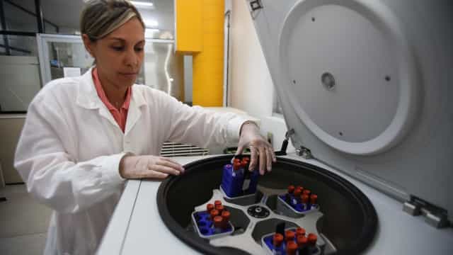 Fiocruz assina hoje contrato para produzir IFA da vacina de Oxford