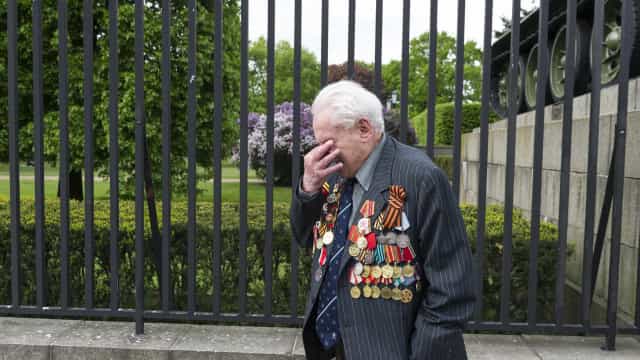 Morre o último soldado que esteve na libertação do campo de Auschwitz