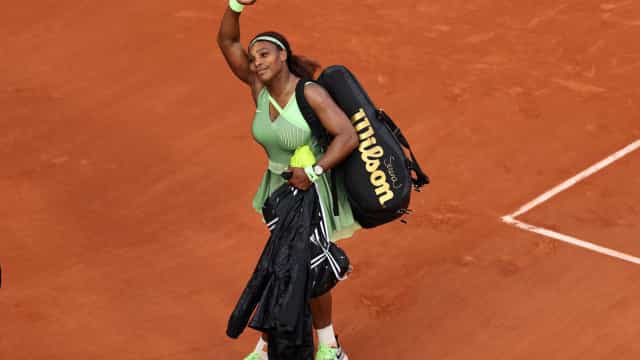 Serena Williams perde e é eliminada nas oitavas de final em Roland Garros