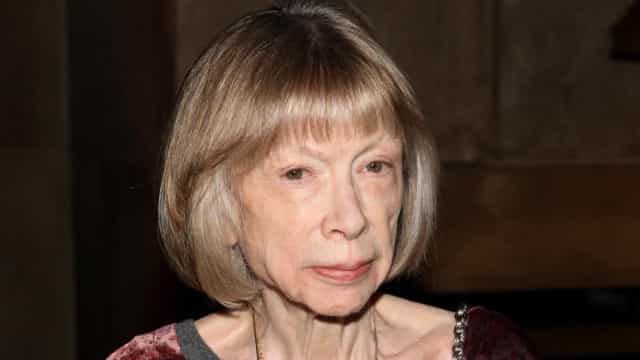 ‘O Álbum Branco’ é raro livro de ensaios que se lê com volúpia de romance