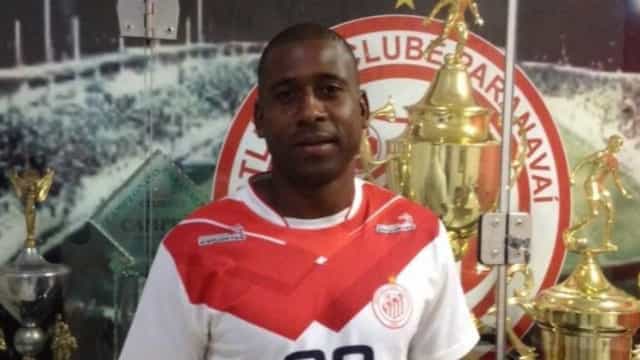 Diogo Oliveira, ex-atacante de Fla e Santos, morre em acidente moto no Paraná