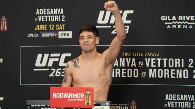 Técnico de Brandon Moreno faz postagens racistas sobre Deiveson Figueiredo no UFC