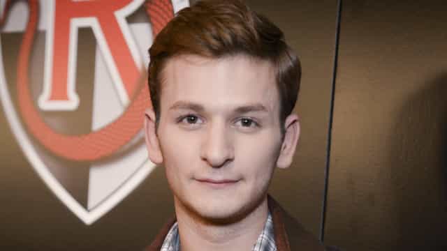 Ator de ‘Escola do Rock’ teve dificuldade para se assumir por causa de personagem gay