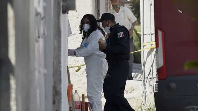 Provas encontradas em casa de assassino em série apontam para 17 vítimas