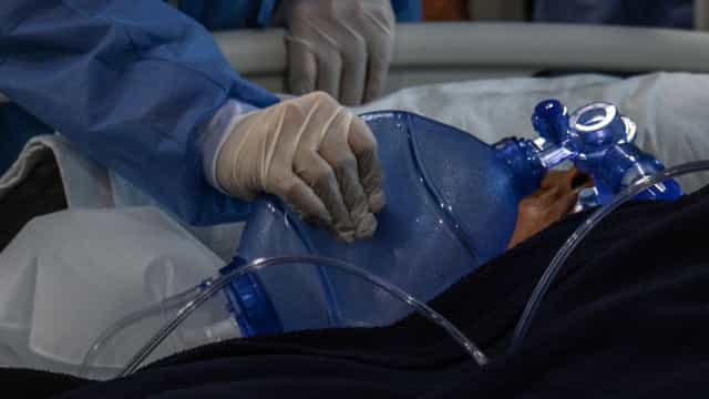 Brasil registra 928 mortes por Covid-19 em 24 h e total passa de 488 mil